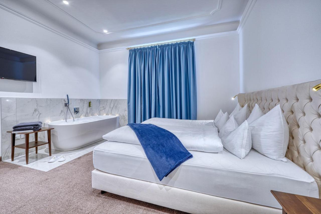 Affittacamere Tell Rooms&suites *